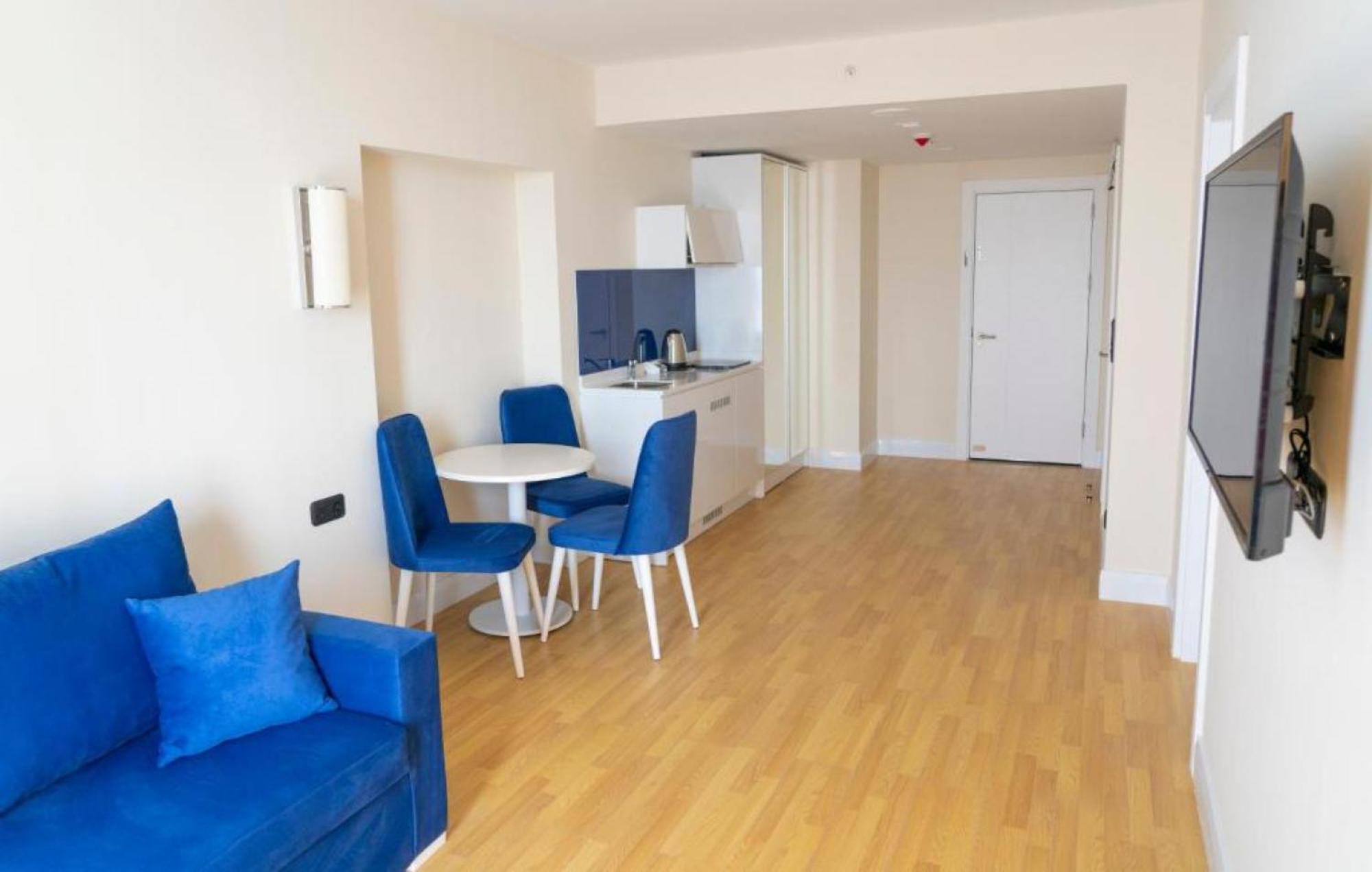 Delux Sea View Aparthotel In Orbi City バトゥーミ エクステリア 写真