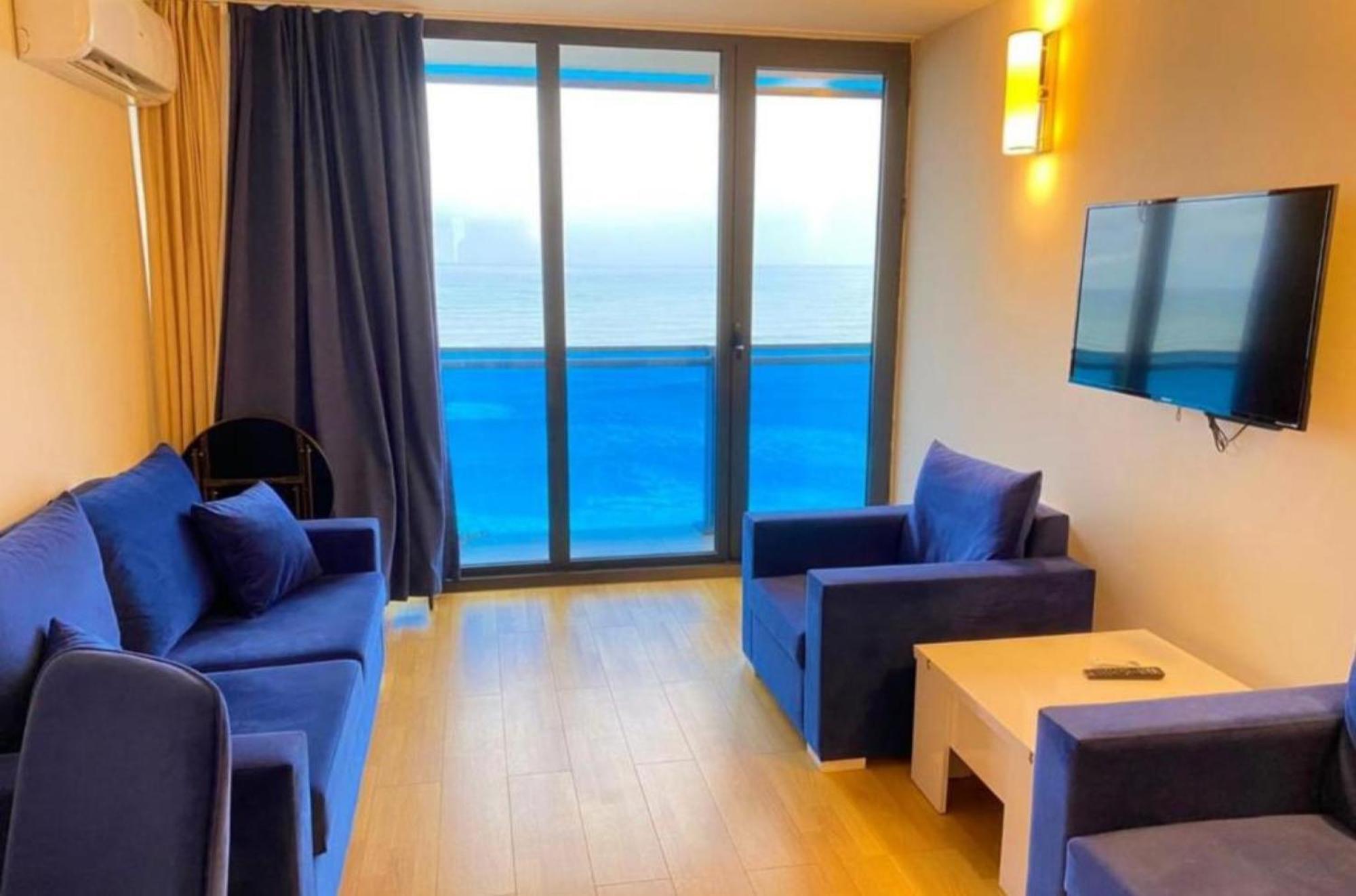 Delux Sea View Aparthotel In Orbi City バトゥーミ エクステリア 写真