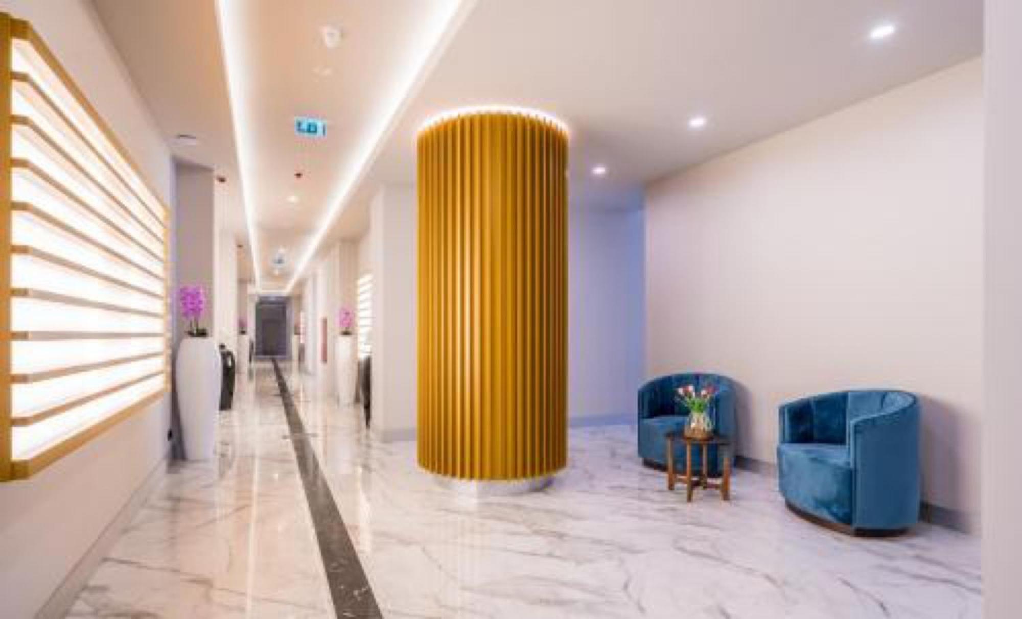 Delux Sea View Aparthotel In Orbi City バトゥーミ エクステリア 写真